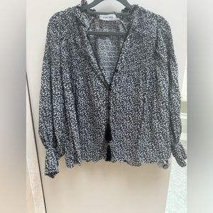 Black and white ditty floral swing blouse